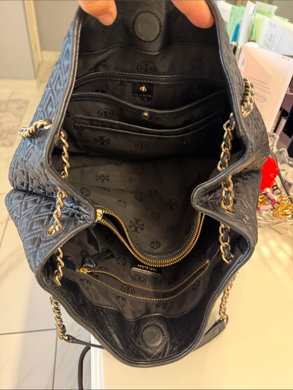 Tory Burch Black Quilted Chain-Handle Shoulder Bag - Picture 11 of 17